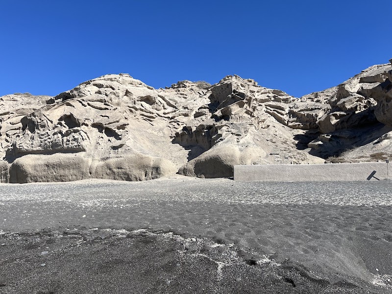 Coastal Beauty at Παραλία Βλυχάδα, Santorini - Παραλία Βλυχάδα