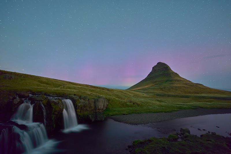 Scenic Waterfall & Mountain Viewpoint at Kirkjufell, Iceland - Kirkjufell Waterfall Viewpoint