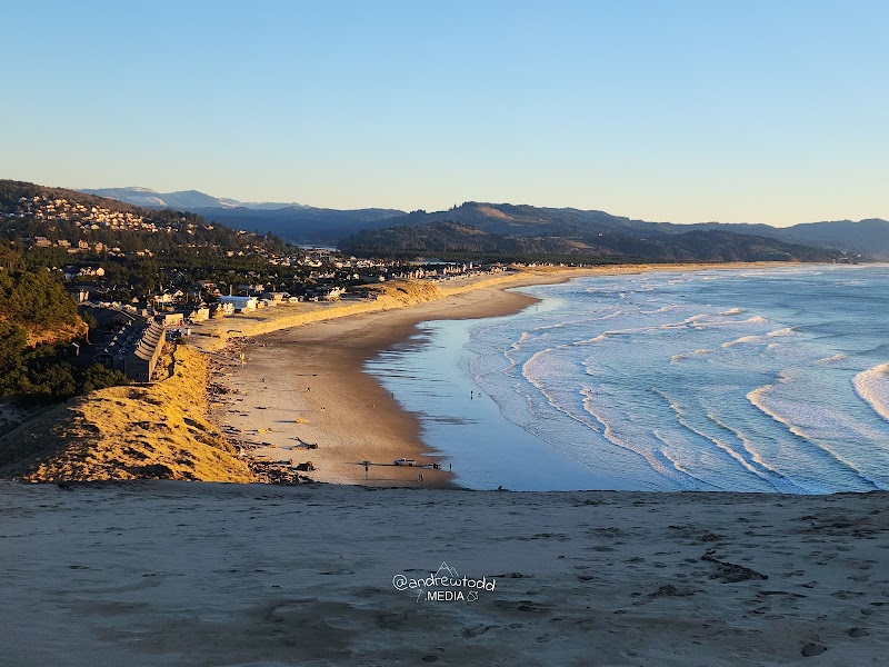 Coastal Cliffs & Sea Caves at Cape Kiwanda Drive, Pacific City, Oregon surrounding landscape