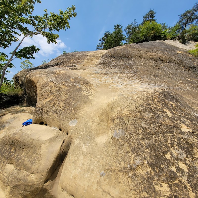 Hiking Adventure at Indian Staircase Trailhead in Pine Ridge, KY surrounding landscape