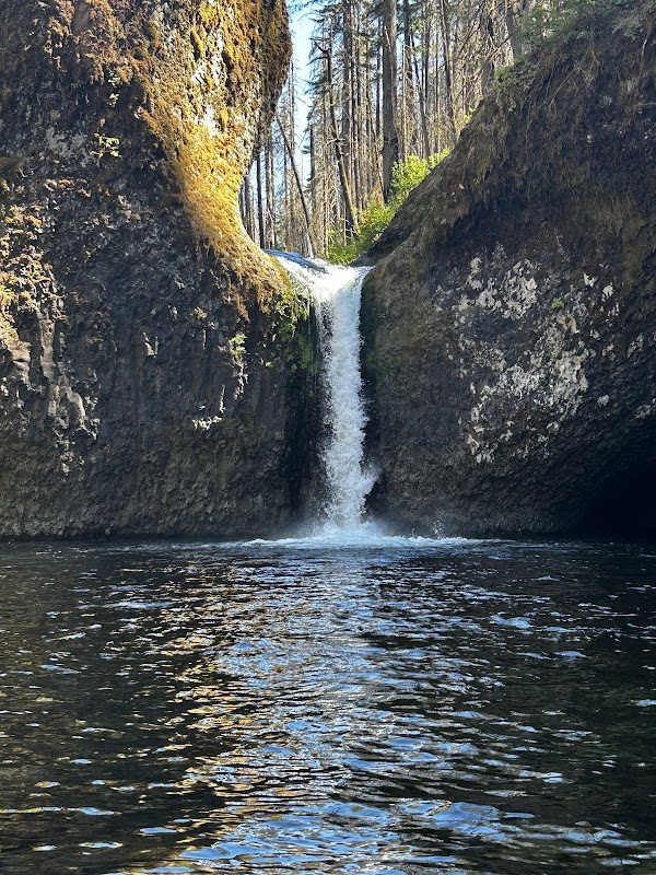 Waterfall Wonder: Twister Falls Near Cascade Locks, OR outdoor detail